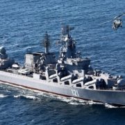 В Одесі російські військові кораблі обстріляли житлові будинки