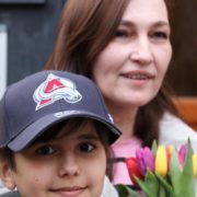 11-річний біженець з України, який самотужки добирався до кордону, нарешті знайшов свою маму: фото