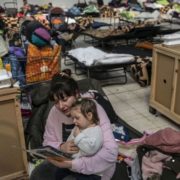 “Тимчасовий захист” для громадян України в країнах ЄС: що він передбачає та чи відрізняється від статусу біженця