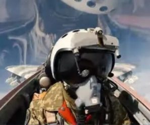 “Доброго вечора, ми з України!”: у Повітряних силах показали відео з кабіни літака, яке зачаровує мужністю, красою та впевненістю! (відео)