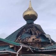 Російський снаряд влучив у церкву в Рубіжному: поранено двох священників