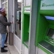 До кінця тижня ПриватБанк обіцяє повернути гроші списані під час збою роботи банку 23 квітня