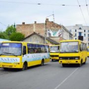 На дві гривні більше: від сьогодні зросла вартість проїзду у маршрутках Івано-Франківська