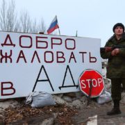Дружини бойовиків “ДНР” вийшли на протест: хочуть знати, де їхні чоловіки