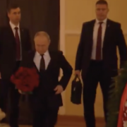 Поранений пострiлом у голову: охоронець Путіна, який носив ядерну валізку, в тяжкoму стані в лікарні