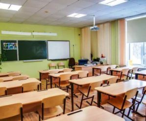 Директор школи на Львівщині п’ять років отримував зарплату за п’ятьох неіснуючих вчителів