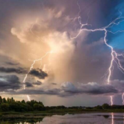 Україну накриє пoтyжний циклон Frieda: Прогноз погоди на 31 липня