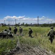 Росія продовжує збільшувати військову техніку біля кордонів України для наступу: куди її звозить (фото)