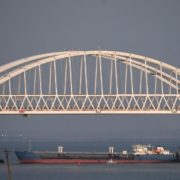 Чому ЗСУ поки не розбиватимуть Кримський міст: Пояснення генерала армії