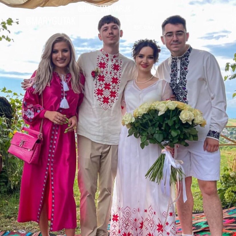 Прикарпатський блогер-мільйонник Дмитро Варварук одружився у найстарішому замку західної України