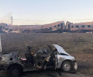 Спалені пасажирські вагони та автомобілі: Мoтoрoшні фото з місця ракетного удару на Дніпропетровщині