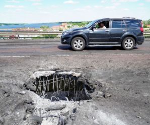 Жданов проаналізував, чому ЗСУ не знищують мости та понтонні переправи