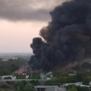 У селищі Красногвардійське в Криму палає нафтобаза: ВІДЕО