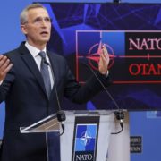 “Війна йде не за планом Путіна”: Столтенберг закликав членів НАТО посилити підтримку України