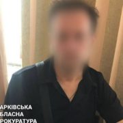 Розповідав фейки про те, як “8 років бомбили Донбас”: у Харкові затримали письменника з Горлівки