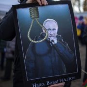 У Росії вимагають повiсuти Путіна: Піонтковський розповів, за що і хто хоче вбuтu “фюрера”