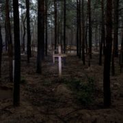 Може бути гірше за Бучанську трагедію: під Ізюмом знайшли п’ять кладовищ закатованих людей, серед яких – діти