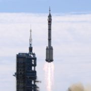 Нова китайська ракета впаде на Землю: Вже відоме приблизне місце