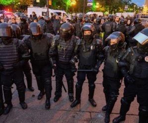 Людей б’ють об асфальт: у Санкт-Петербурзі силовики жoрстoкo розганяють протести проти мобілізації