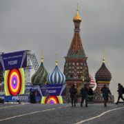 Російські олігархи готові віддати частину статків на відновлення України, аби вийти з-під санкцій – експерт