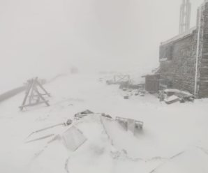 У Карпатах випав сніг та приморозило: Атмосферне фото