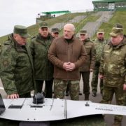 Лукашенко відповів, чи буде нападати на Україну: треба бути готовими до всього