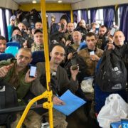 Обмін полоненими: Вдалося звільнити 32 українських воїнів і повернути тiлo зaгиблoгo ізраїльтянина
