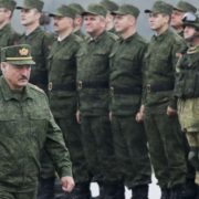 Чи “прибере” Росія Лукашенка і чи вступить Білорусь у війну: експерт оцінив розвиток подій