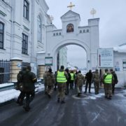 УПЦ МП “поза законом”: як і чому церкву можуть заборонити в Україні