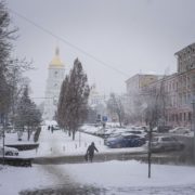 Україну замете снігом: Синоптик розповів, коли чекати на хуртовини
