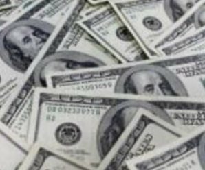 “На ринку валюти віє небезпекою?”: експерт пояснив, чи варто українцям терміново купувати долар