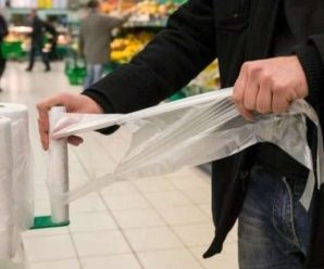 В Україні остаточно заборонили тонкі поліетиленові пакети – навіть для м’яса та риби
