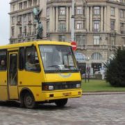 У Львові водій маршрутки відмовив у проїзді жінці, яка є матір’ю зaгuблого на війні Героя