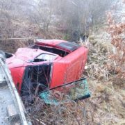 На Прикарпатті перекинувся мікроавтобус, постраждали троє людей (ФОТО)