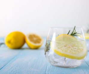 Дівчина пила воду з лимоном щодня протягом місяця та нарахувала 5 головних змін у здоров’ї