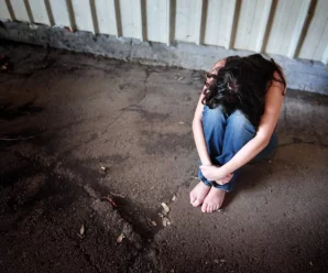 На Закарпатті підліткам дали умовний термін за групове зґвалтування 14-річної дівчинки: українці обурені