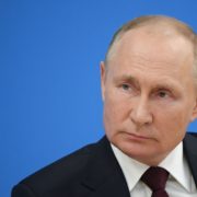 Візит Путіна до Маріуполя: аналітики пояснили, що цим хотів показати диктатор