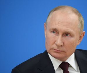 Візит Путіна до Маріуполя: аналітики пояснили, що цим хотів показати диктатор