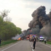 Моторошна ДТП: в автівці живцем згоріли троє людей
