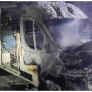 У Польщі чоловік спалив карети швидкої допомоги, призначені для України