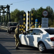 Українцям дозволять ввозити автомобілі за-за кордону без сплати податків: Хто зможе скористатись такою пільгою