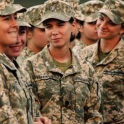 Військовий облік для жінок у 2023: Українкам розповіли, хто має відстрочку на три роки