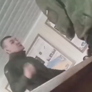 “До штабу п**дуй”: в Івано-Франківську офіцер побив строковика (відео 18+)