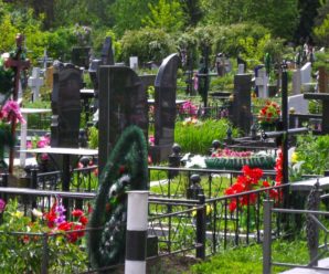 Поминальні дні-2023: в Україні запроваджується сувора заборона на відвідування кладовищ