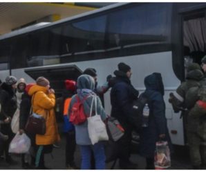 Росіяни оголосили евакуацію та готуються вивозити дітей
