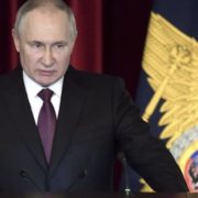 Путін готується до тривалої війни в Україні: експерт пояснив, для чого це диктаторові