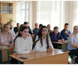 У школах України викладатимуть двома мовами: На кого чекає нововведення