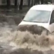“Жахна гроза хлине на ці області України зі страшною силою, потоки води ринуть на вулиці цих міст”: експерти про дощ і погоду