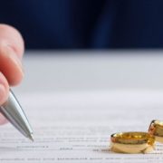 Деяким українцям заборонено одружуватися: кому саме