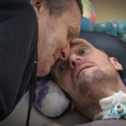 Вразив навіть лікарів: Герой України, який прикутий до ліжка через поранення голови, вже може говорити